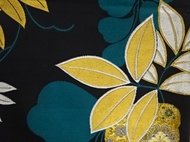  葉に華文模様織出し袋帯